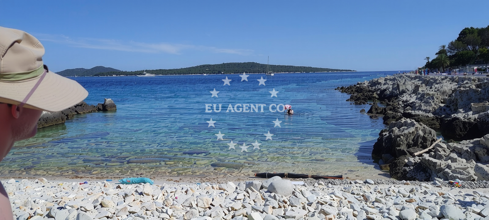 Shoreline and swimming area at Plaza Elenona in Obrada Hrgovića 36, Veli Lošinj