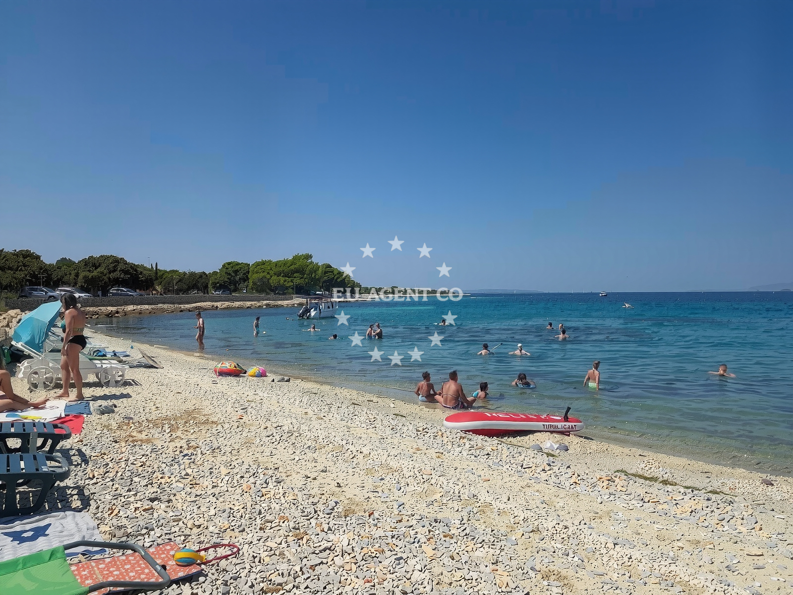 Shoreline and swimming area at Plaza Girenica in 17 Kralja Tomislava ulica, Mandre