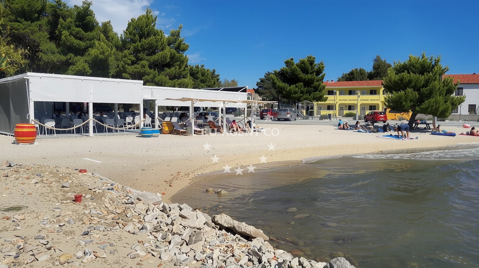 Beach facilities and surroundings at Plaza i suma in 21 Ulica kneza Domagoja, Vrsi