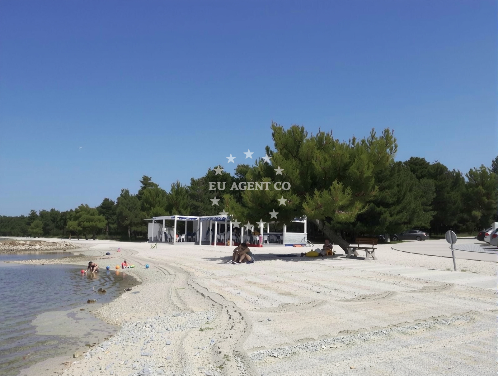 Additional view of Plaza i suma in 21 Ulica kneza Domagoja, Vrsi