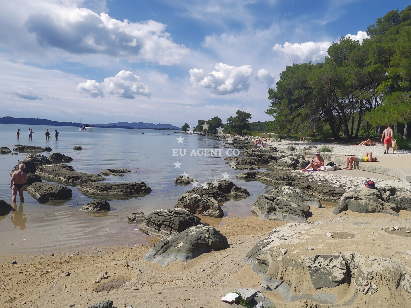 Sea and coastal view of Plaza Juzna Luka in Mulinska 10, Ugljan