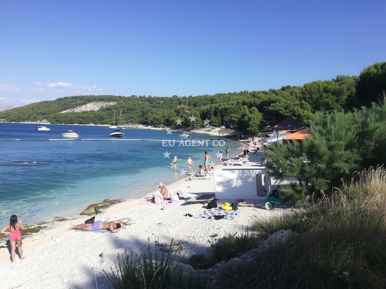 Sea and coastal view of Plaza Kava Slatine in Zvonimirova obala 96, Slatine