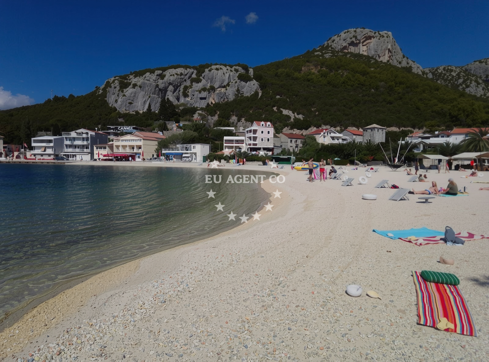 Beach facilities and surroundings at Plaza Klek in 4 Lungo mare, Klek