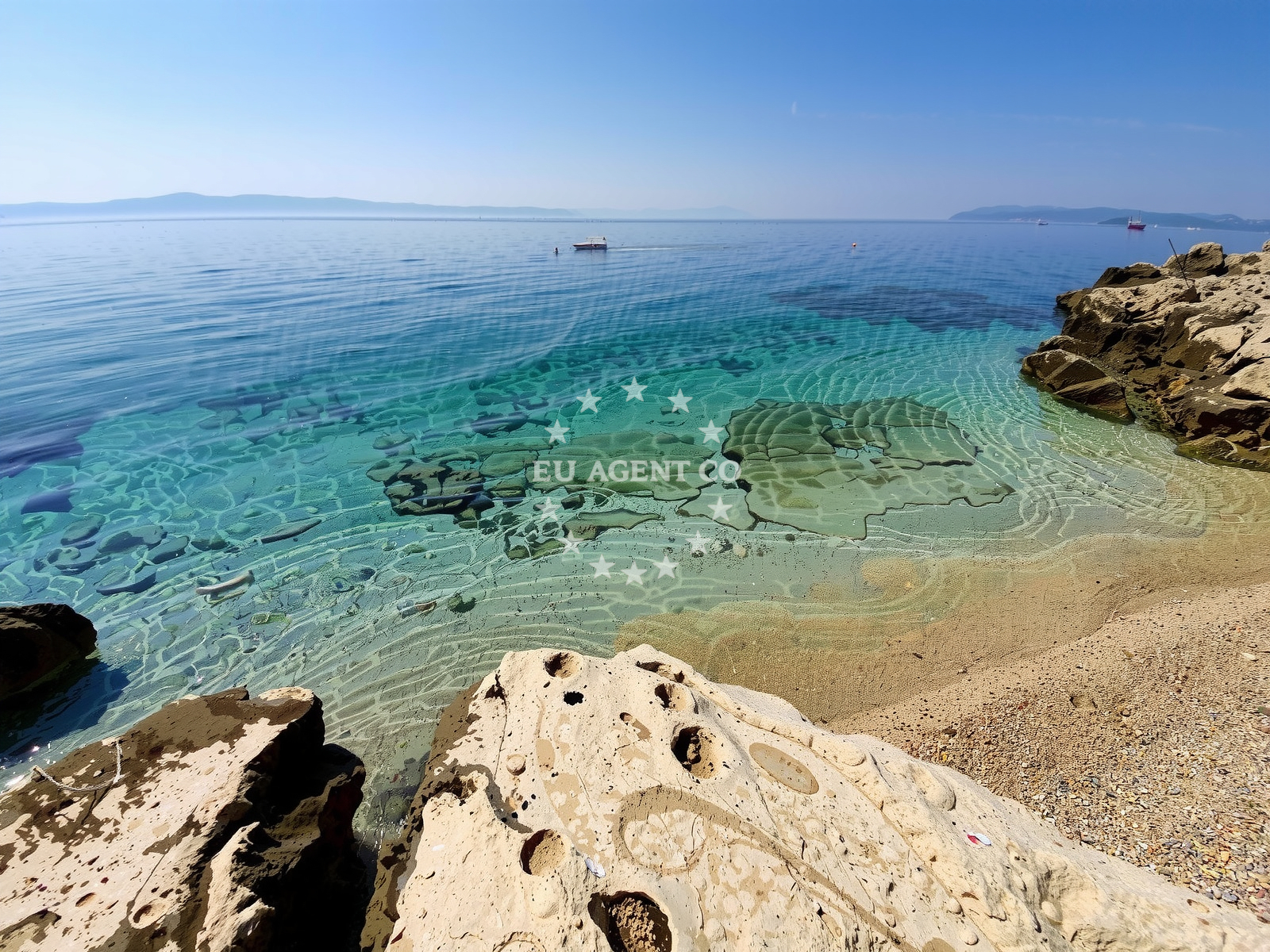 Shoreline and swimming area at Plaza Kraljev gaj in 77 Dračevice, Tučepi