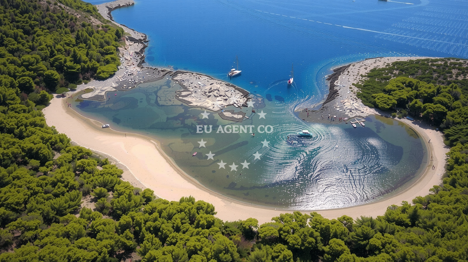 Beach facilities and surroundings at Plaza Limuni in Saplunara 35, Saplunara