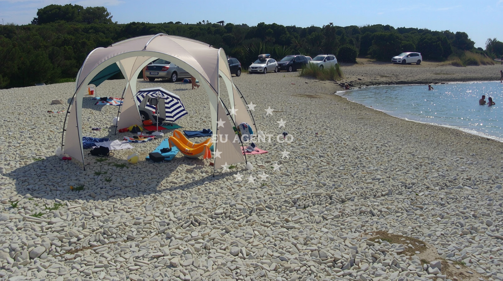 Beach facilities and surroundings at Plaza Liska Slatina in Zabodarski, Cunski
