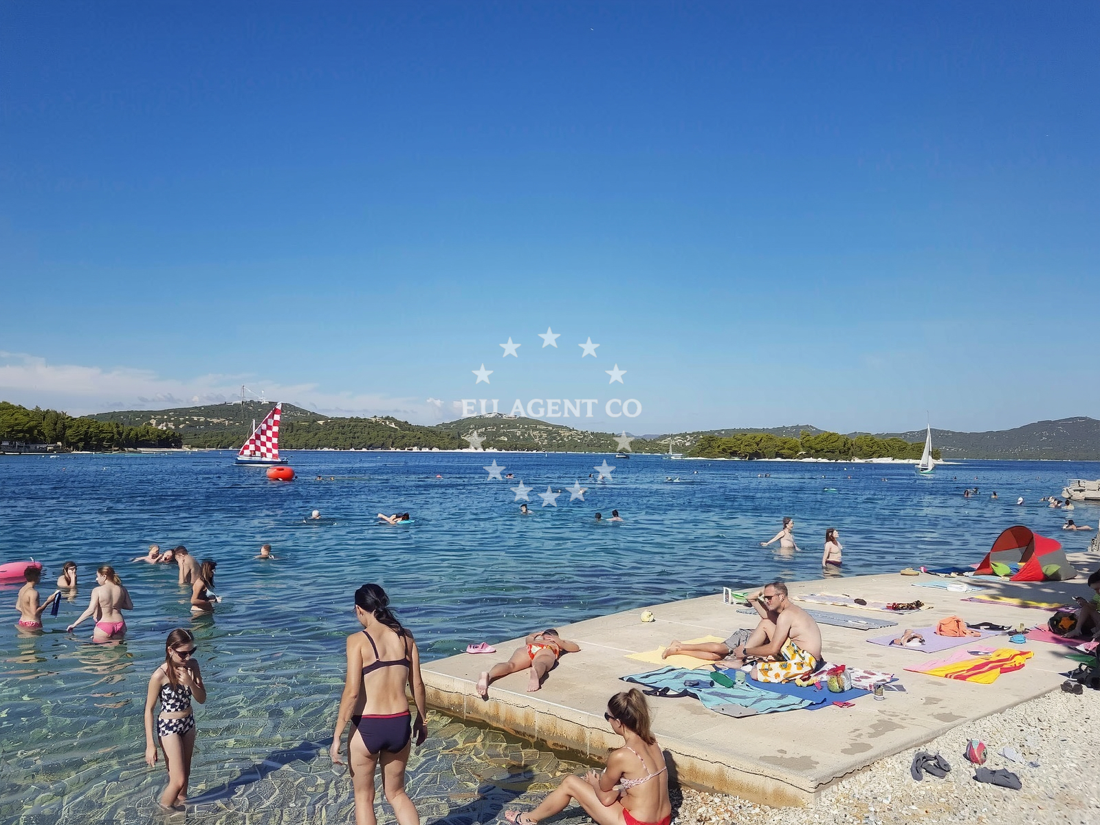 Shoreline and swimming area at Plaza Lucica in Don Antuna Božića 6A, Jezera