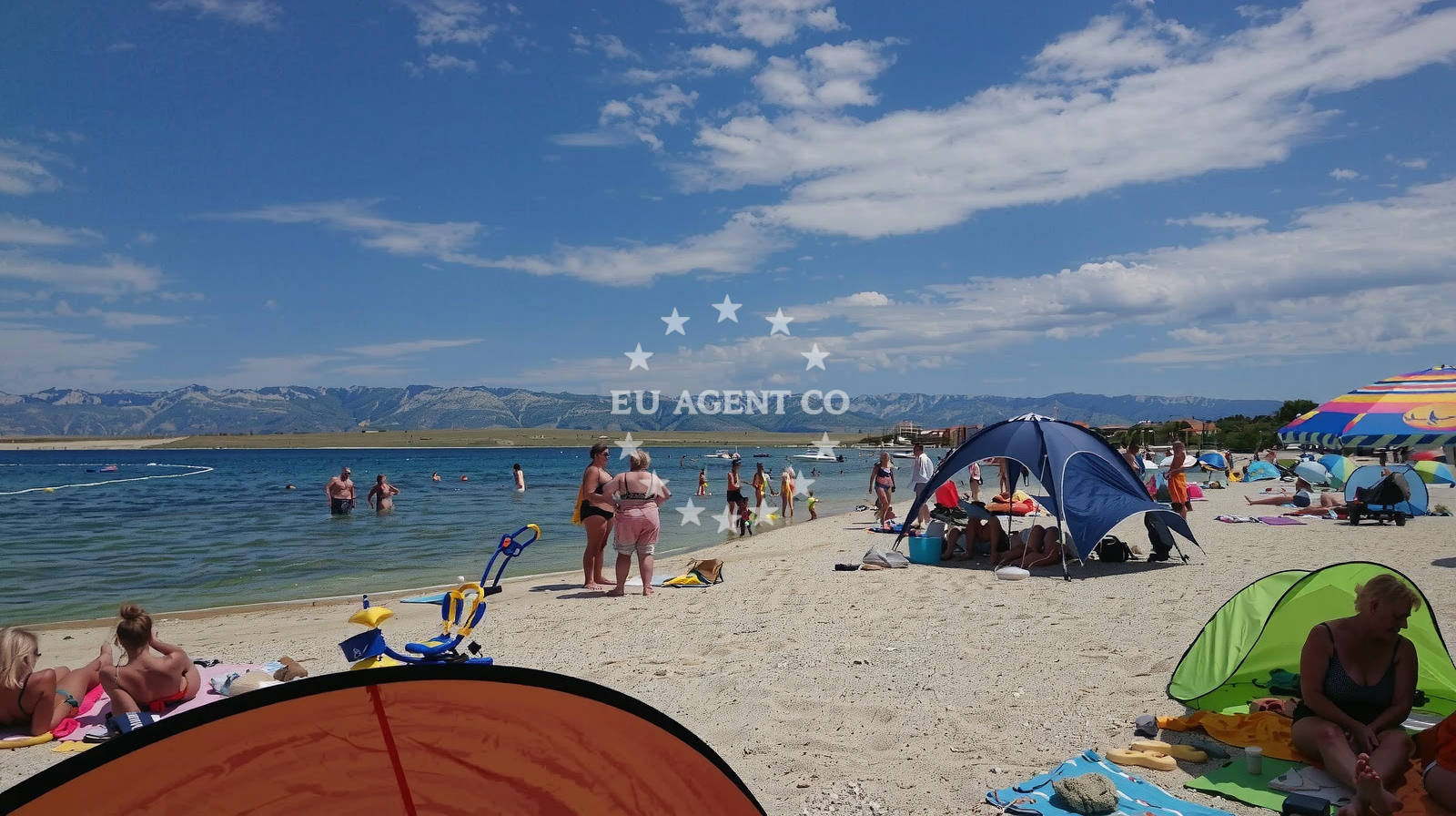 Shoreline and swimming area at Plaza Lucica in 34 Lučica n°1, Vir