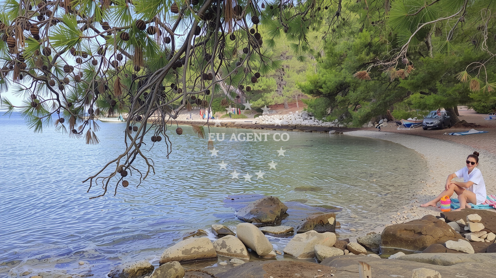 Beach facilities and surroundings at Plaza Lucica in Uvala Poplat Broj 40, Vela Luka