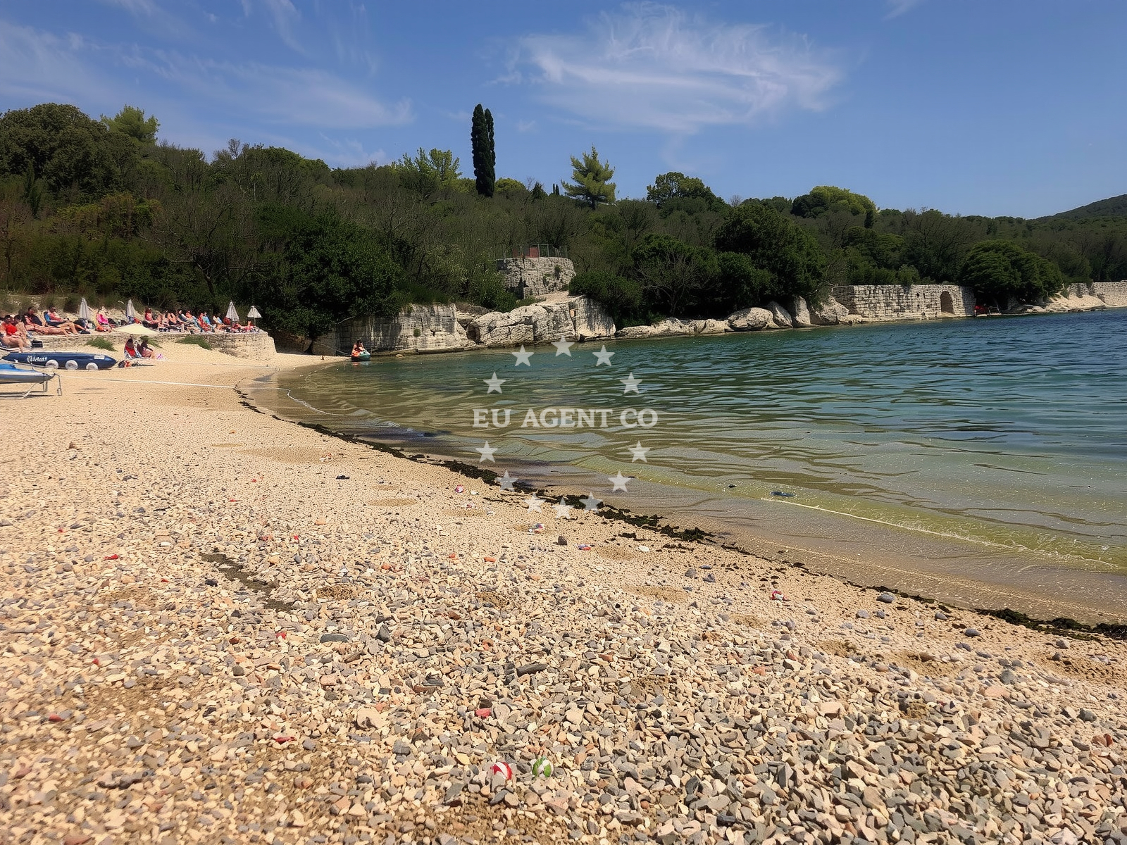 Beach facilities and surroundings at Plaza Mala Lamjana in , Kali