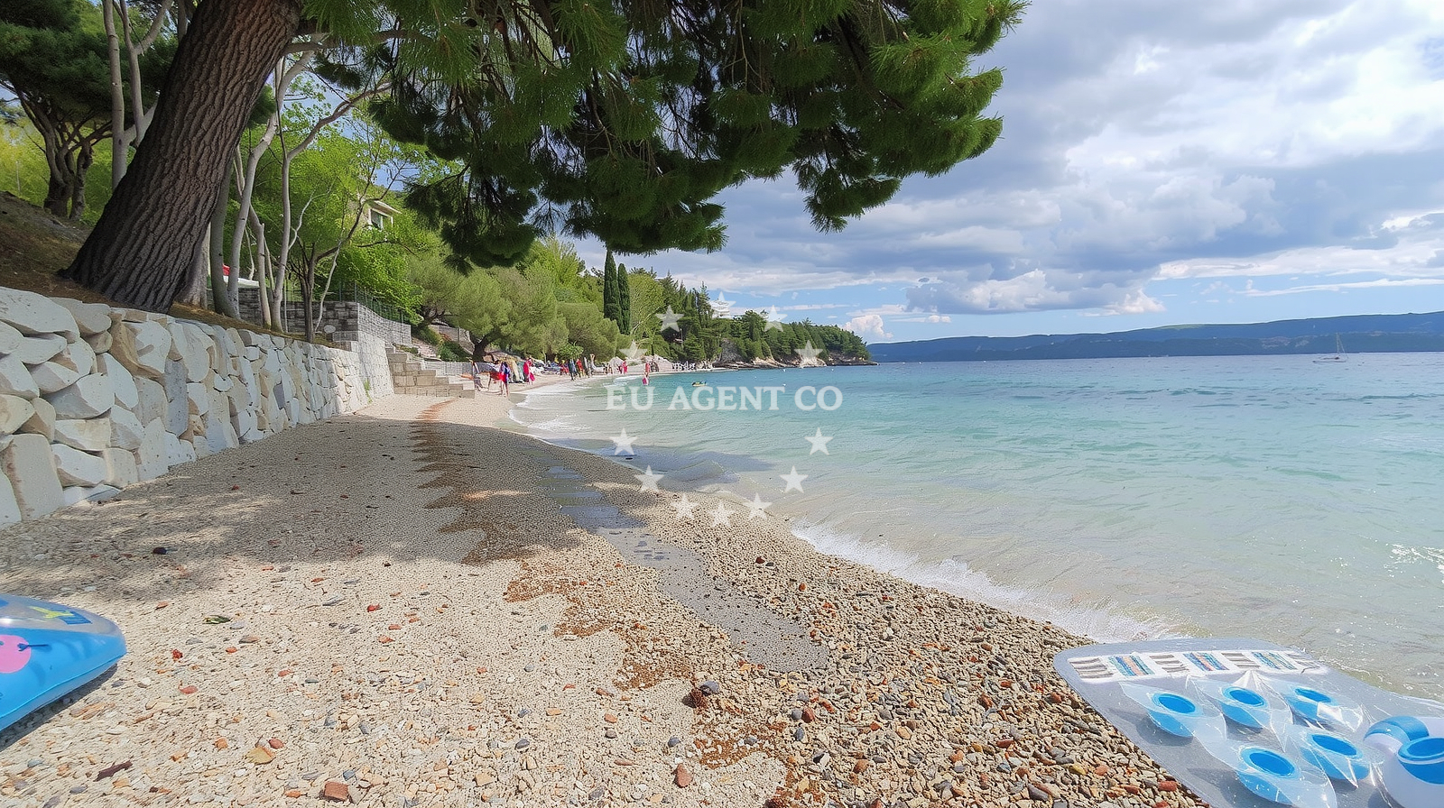 Beach facilities and surroundings at Plaza Mala Luka in 6 Put Nemire, Omiš