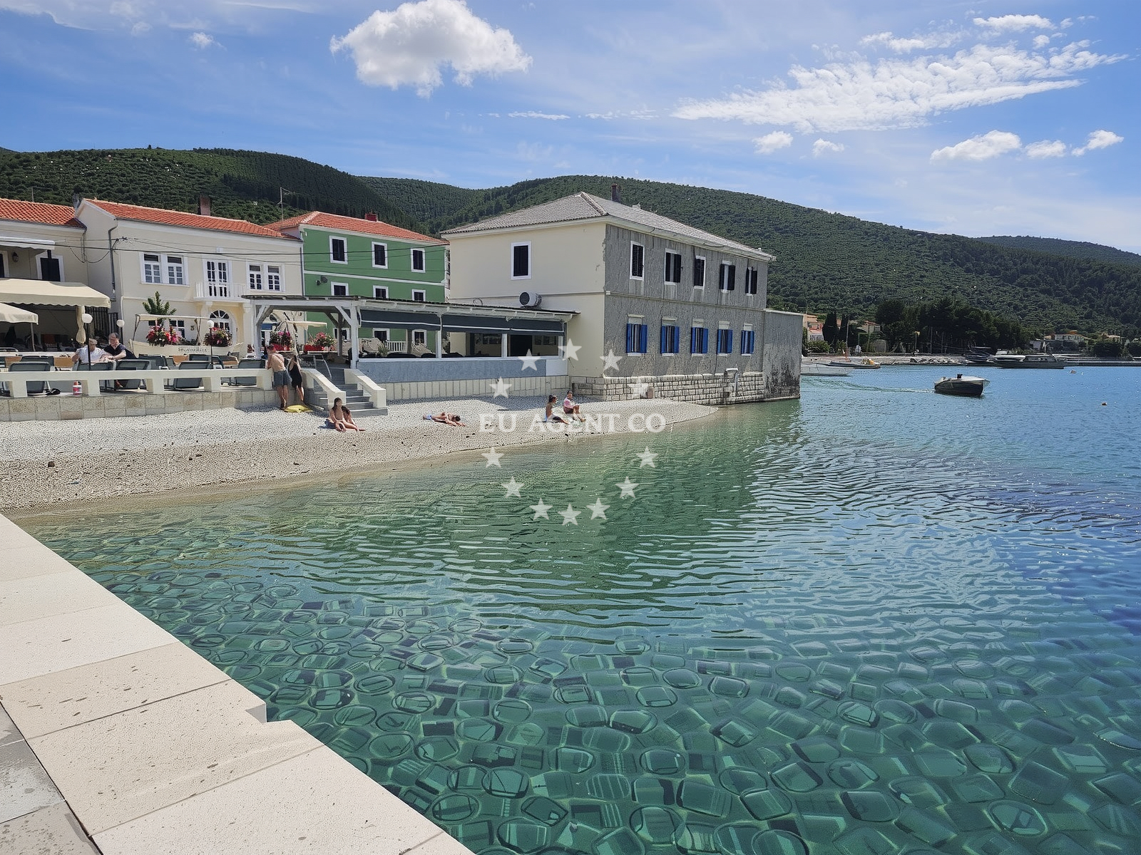 Sea and coastal view of Plaza Martinscica in 65 Martinšćica Island Cres, Martinšćica