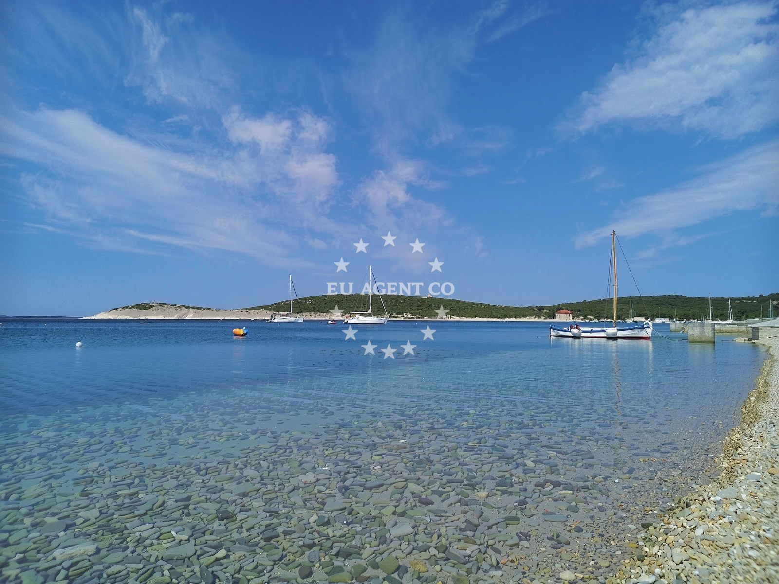 Beach facilities and surroundings at Plaza Martinscica in 65 Martinšćica Island Cres, Martinšćica
