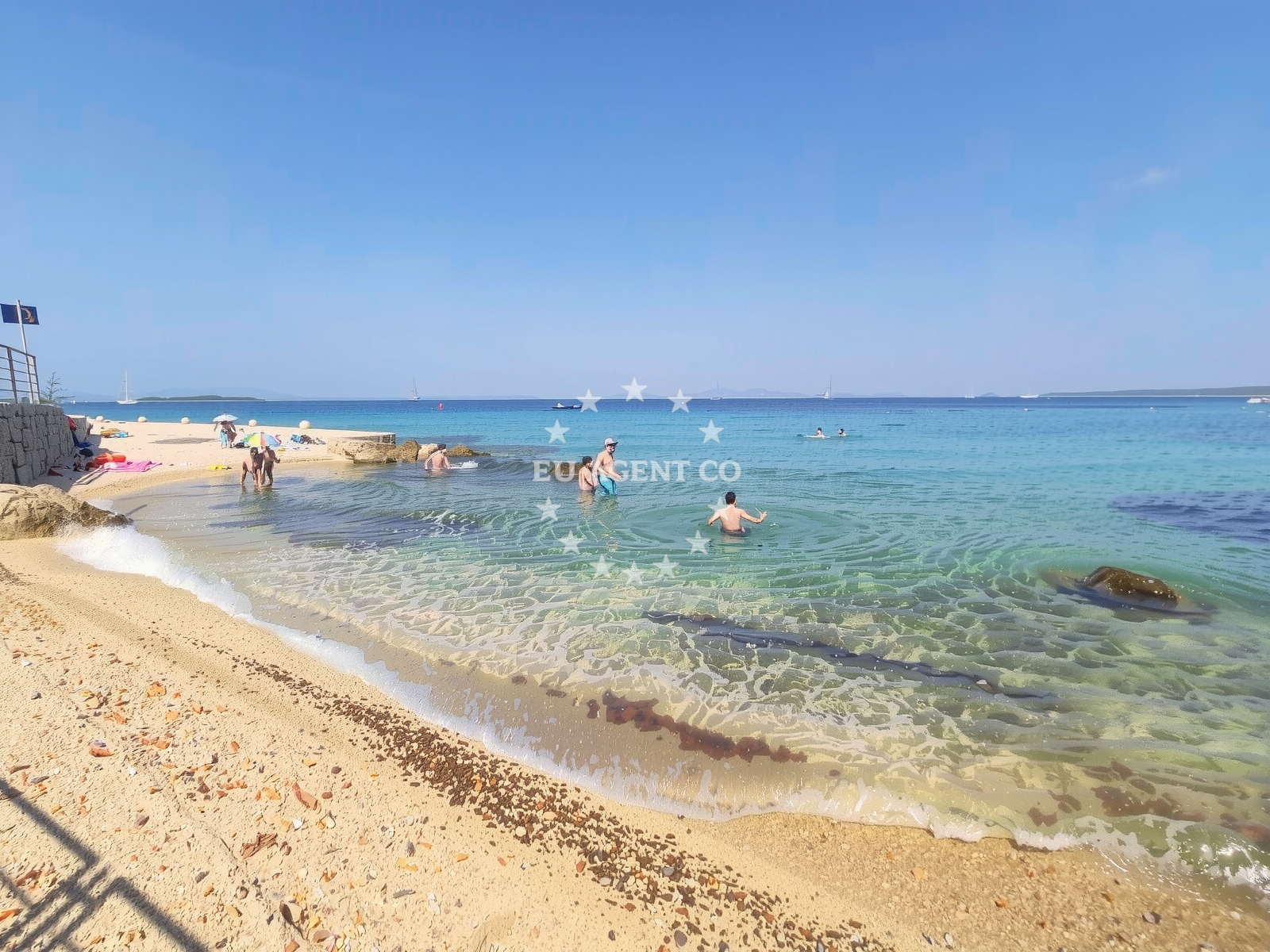 Sea and coastal view of Plaza Mata in Mata 9, Lun