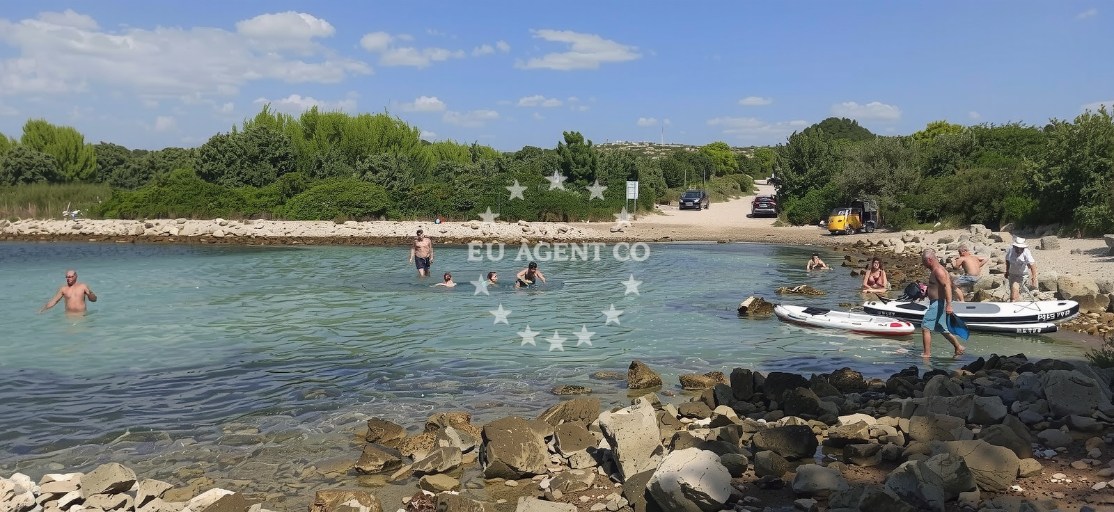 Shoreline and swimming area at Plaza Meka in 21 Put Torova, Vir