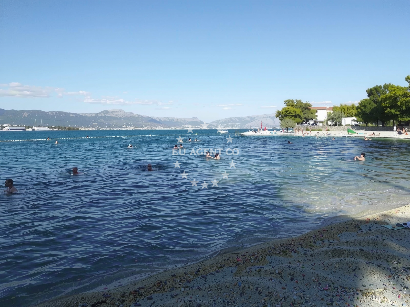Beach facilities and surroundings at Plaza Misevac in Miševac ulica 98 E, Trogir