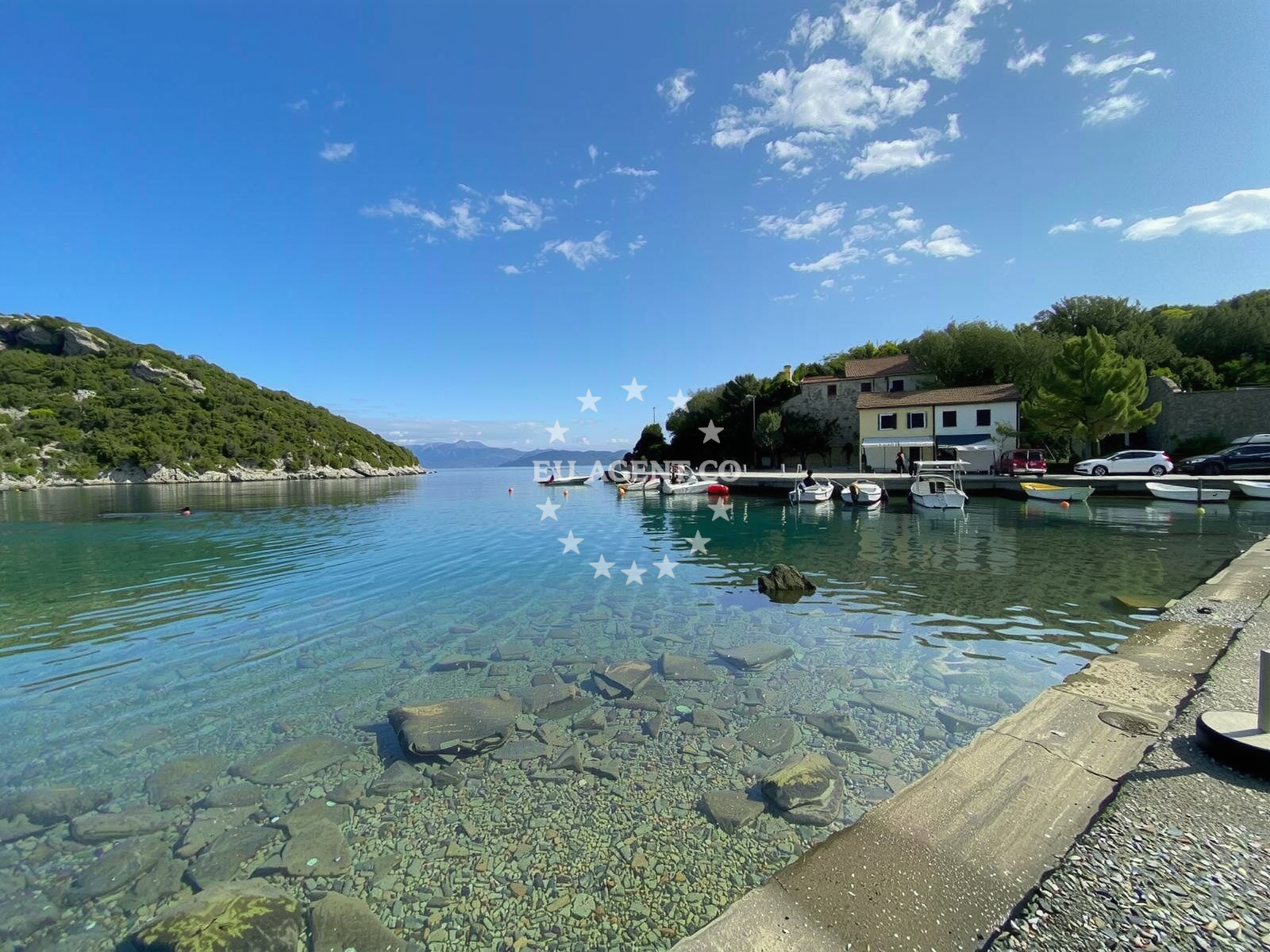 Beach facilities and surroundings at Plaza Osobjava in Kudinovi?i 35, Janjina