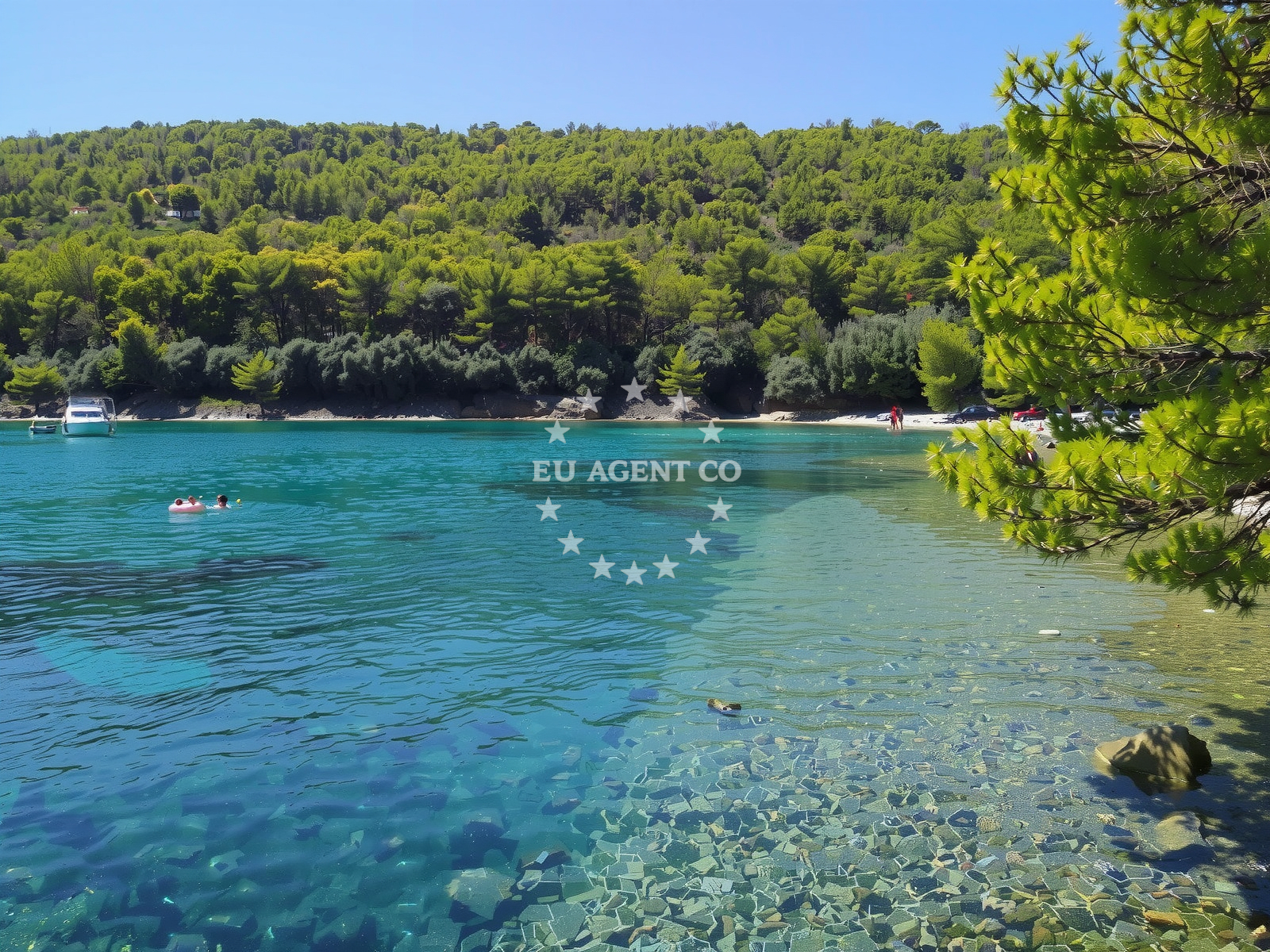 Shoreline and swimming area at Plaza Otric in , Kali
