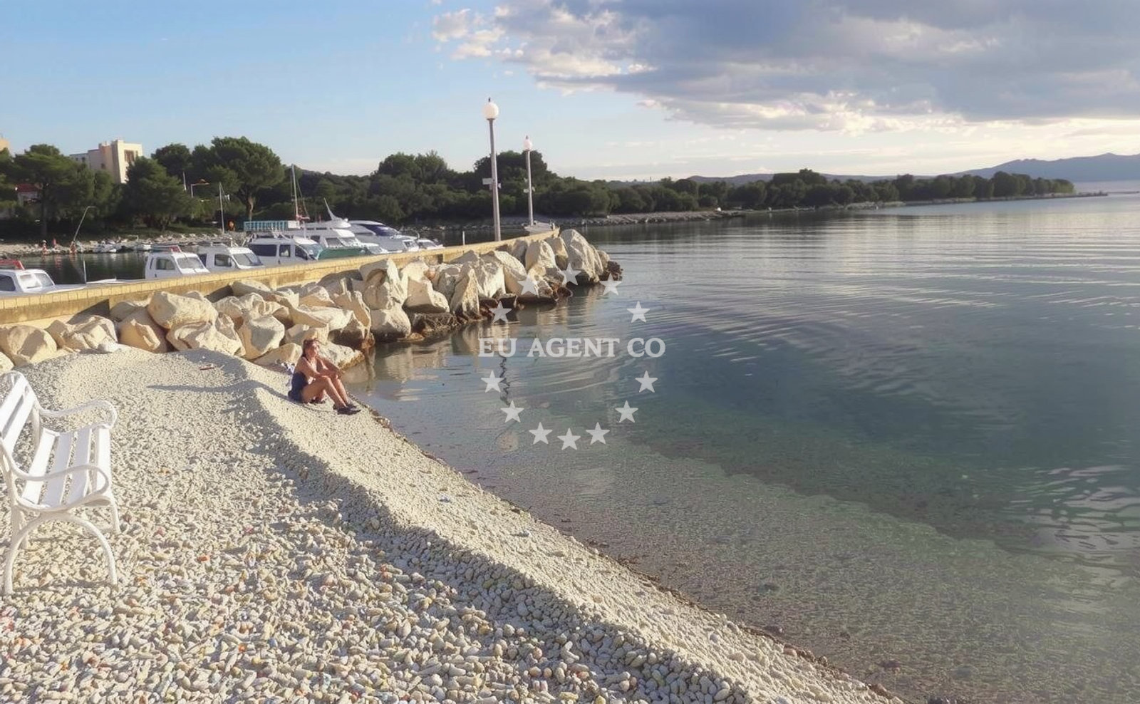 Beach facilities and surroundings at Plaza Pavlesina in 38 Svetog Kuzme i Damjana, Ugljan