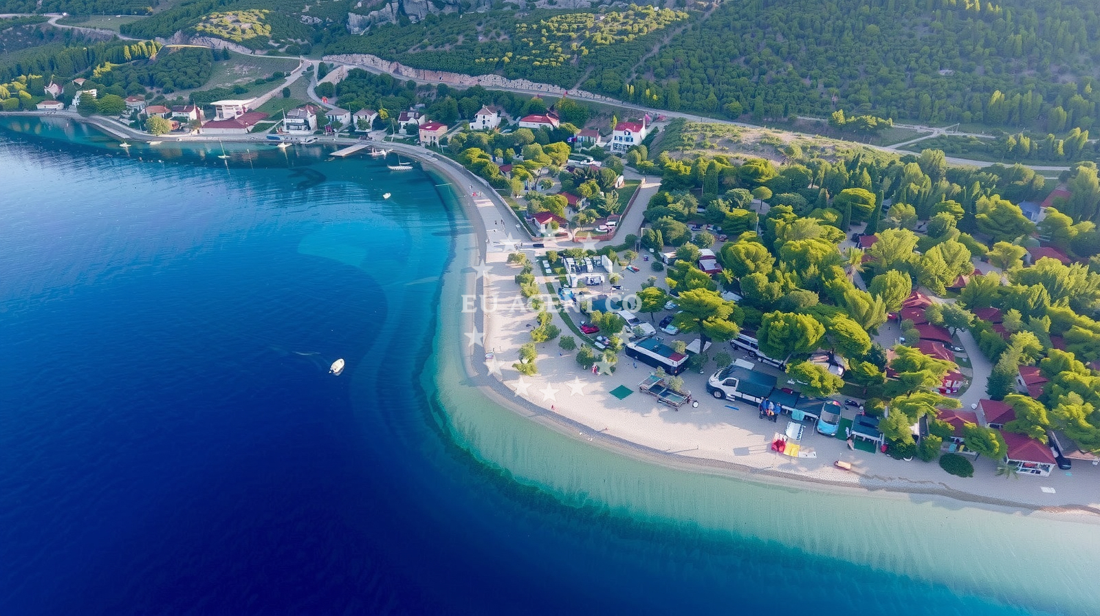 Beach facilities and surroundings at Plaza Perna in Perna 24, Orebić