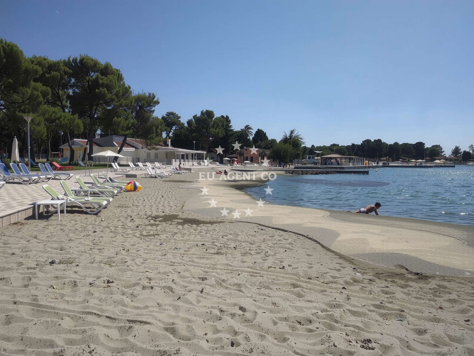 Sea and coastal view of Plaza Pine in 19 Ulica Stella Maris 1, Umag