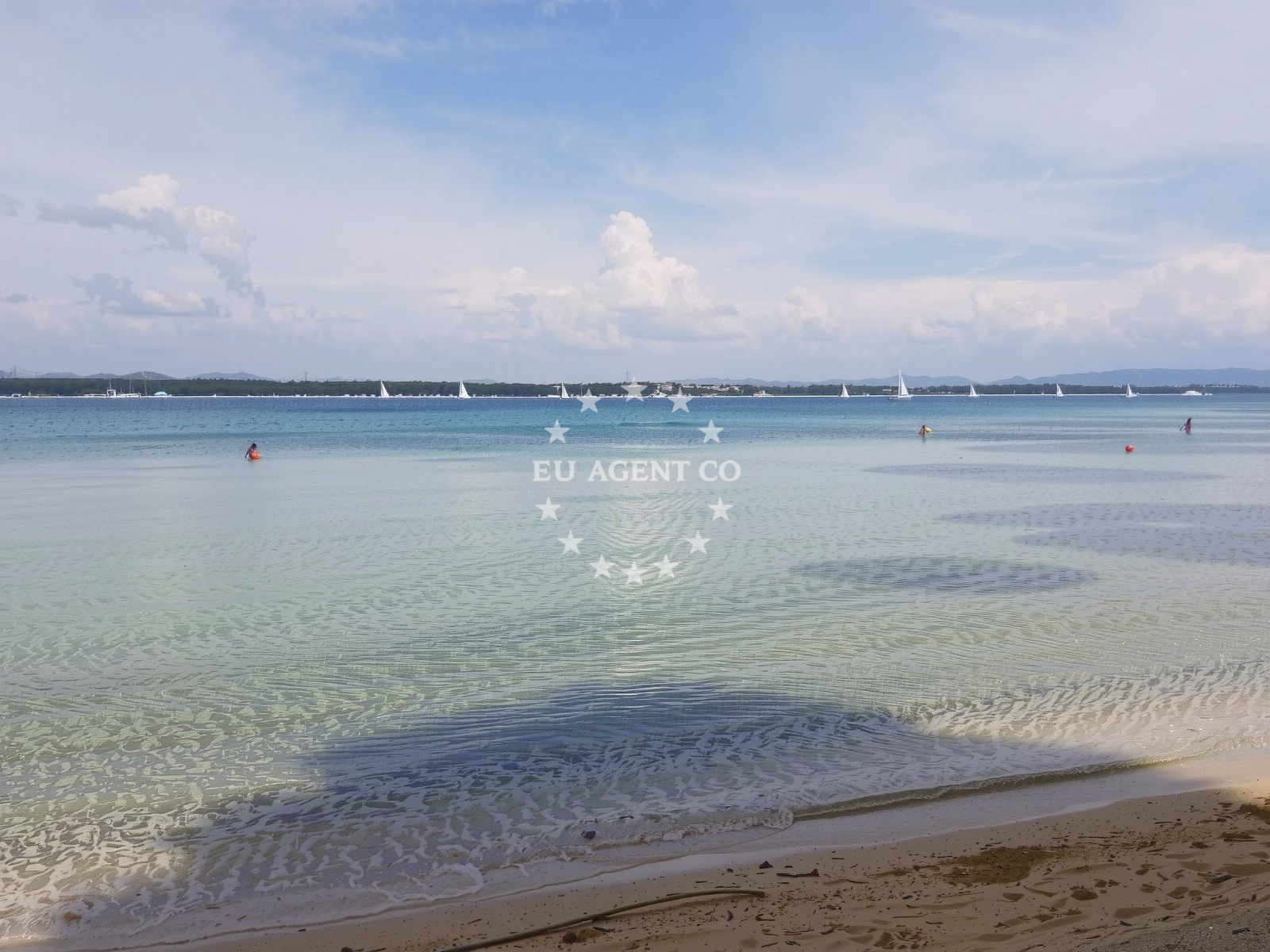 Shoreline and swimming area at Plaza Plazine in Glavičine 44, Tkon