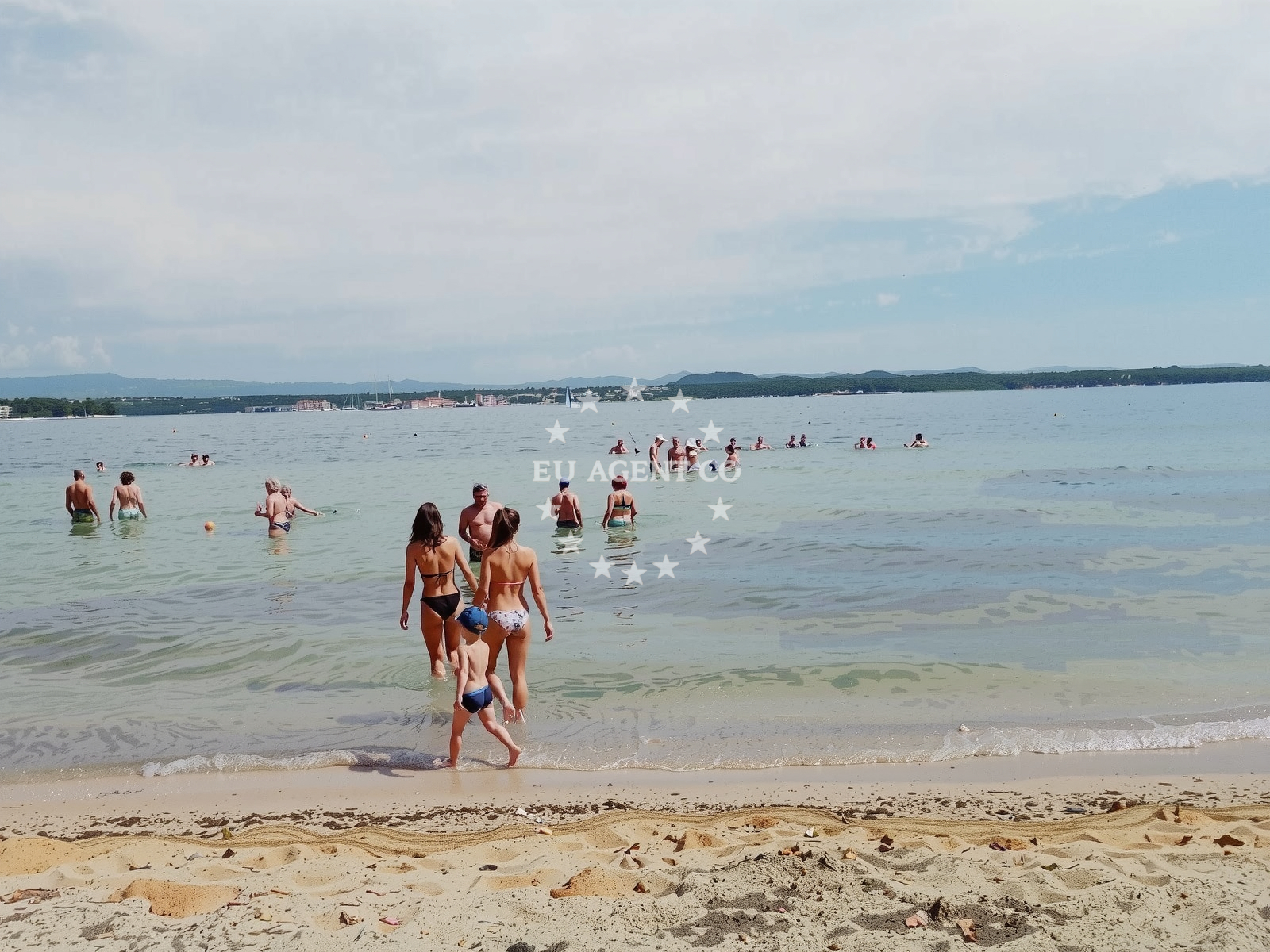 Sea and coastal view of Plaza Plazine in Glavičine 44, Tkon