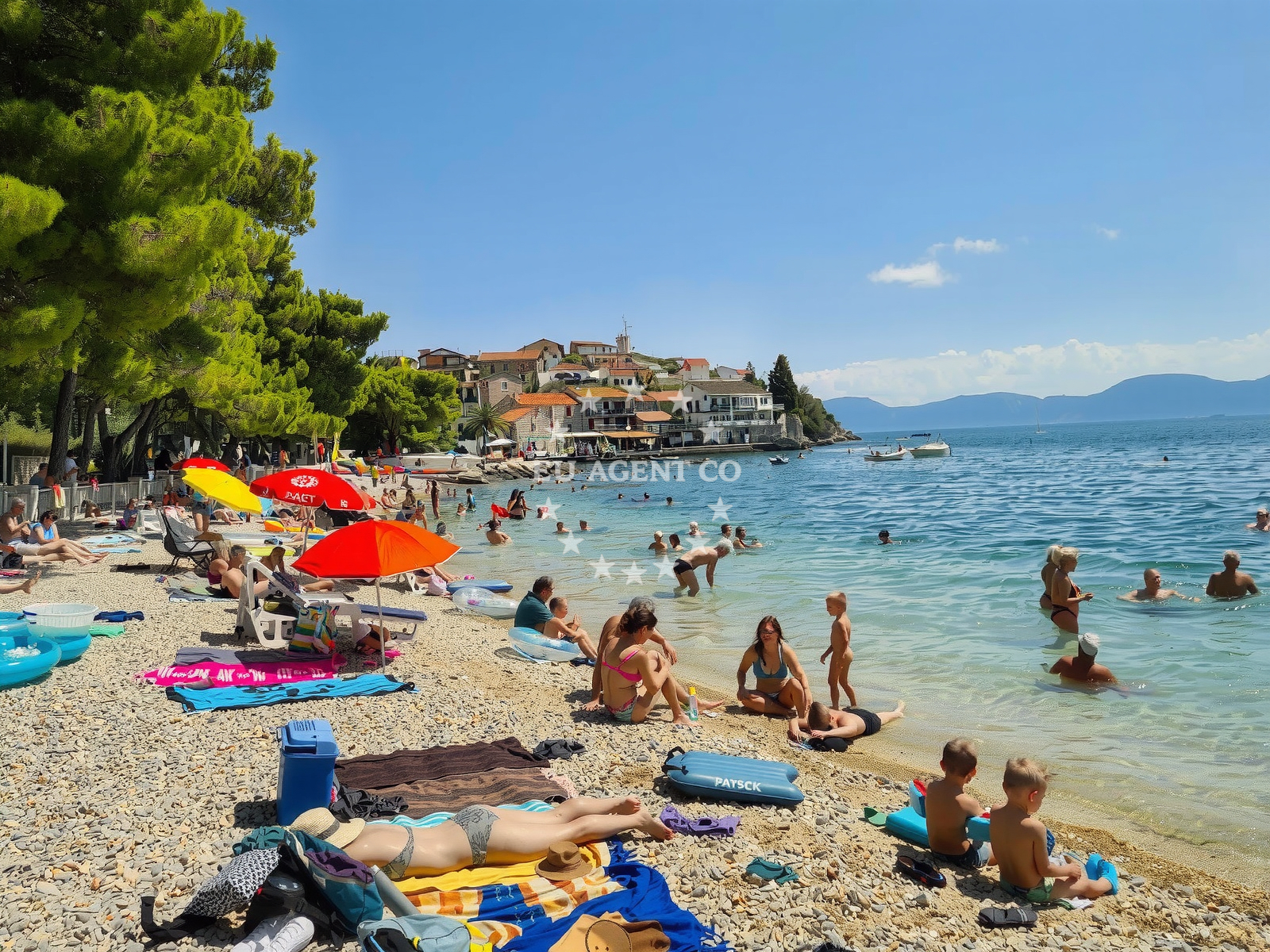 Beach facilities and surroundings at Plaza Podaca in 5 Guvno, Podaca