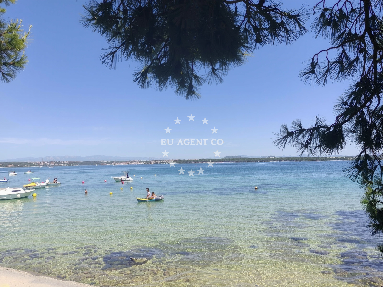 Beach facilities and surroundings at Plaza Poljane in Glavičine 44, Tkon