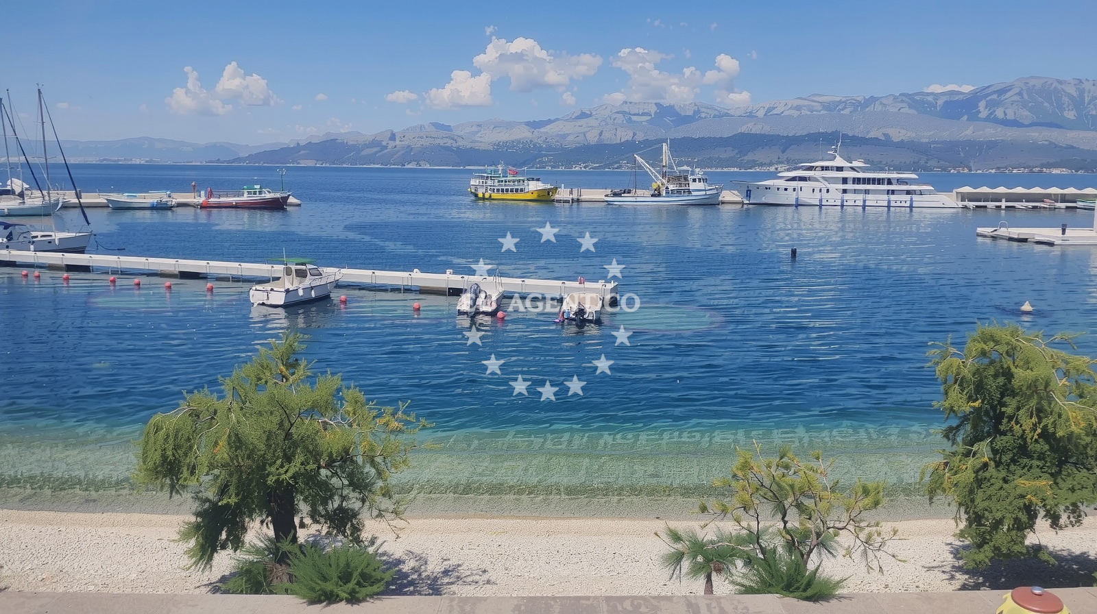 Sea and coastal view of Plaza Porat in Polježice 3, Postira