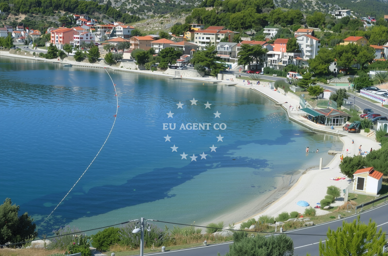 Shoreline and swimming area at Plaza Pralisce in Prali??e II/19, Marina