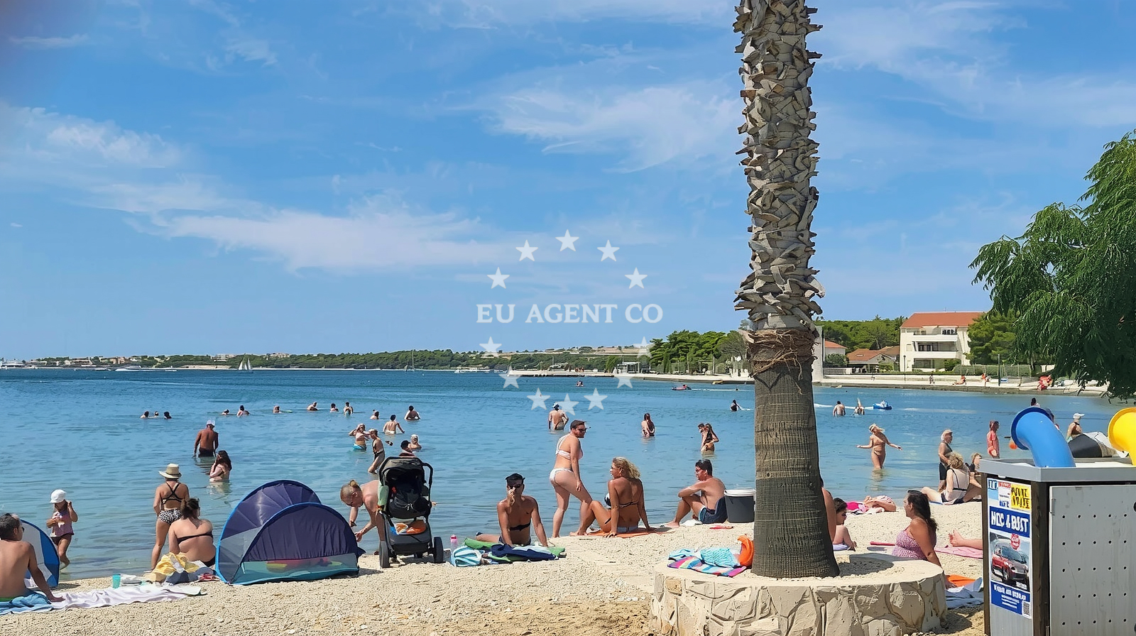 Sea and coastal view of Plaza Radovanjica in Virski put 21, Vir