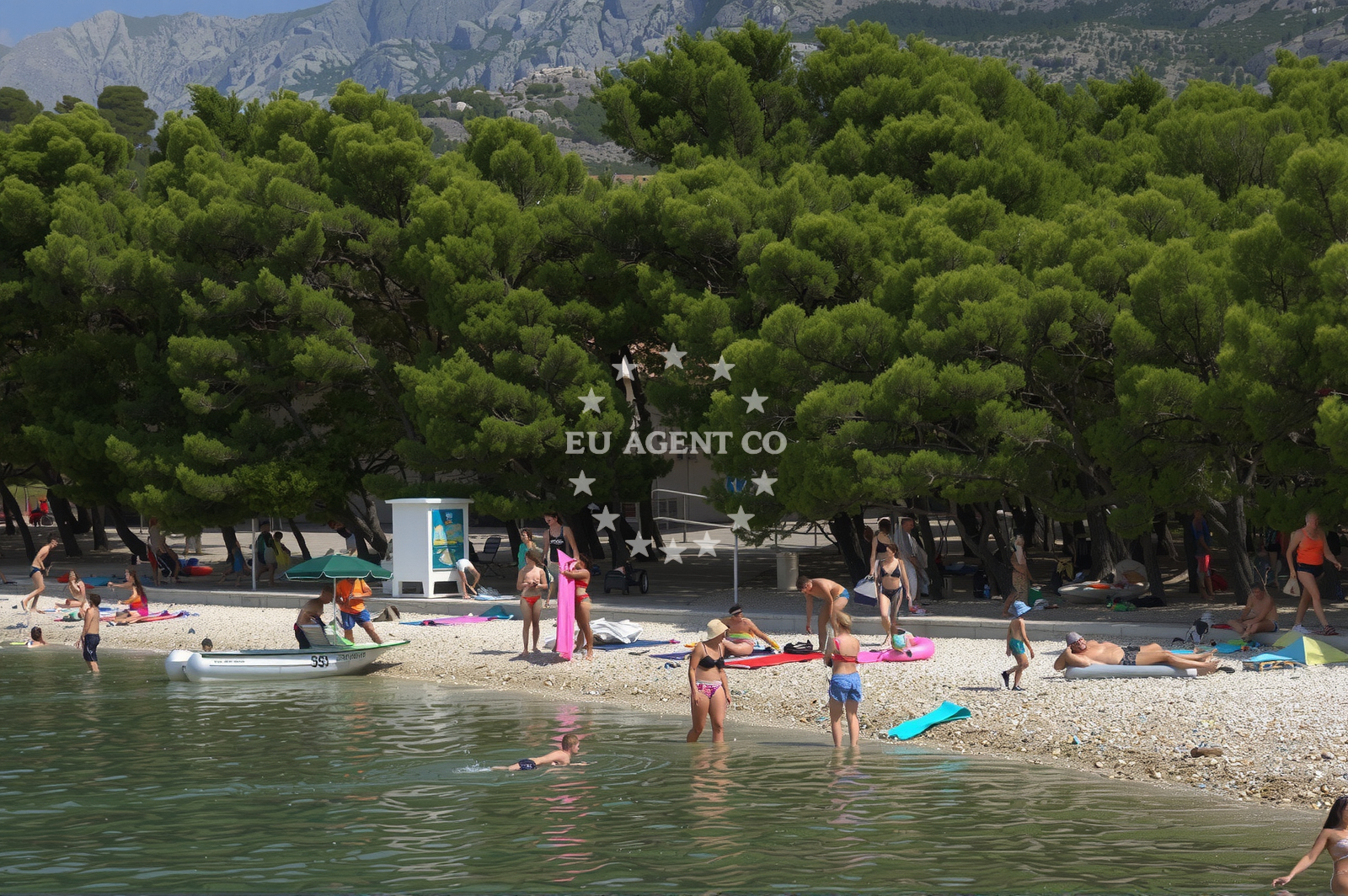 Shoreline and swimming area at Plaza Ramova in 60a Krvavica, Krvavica