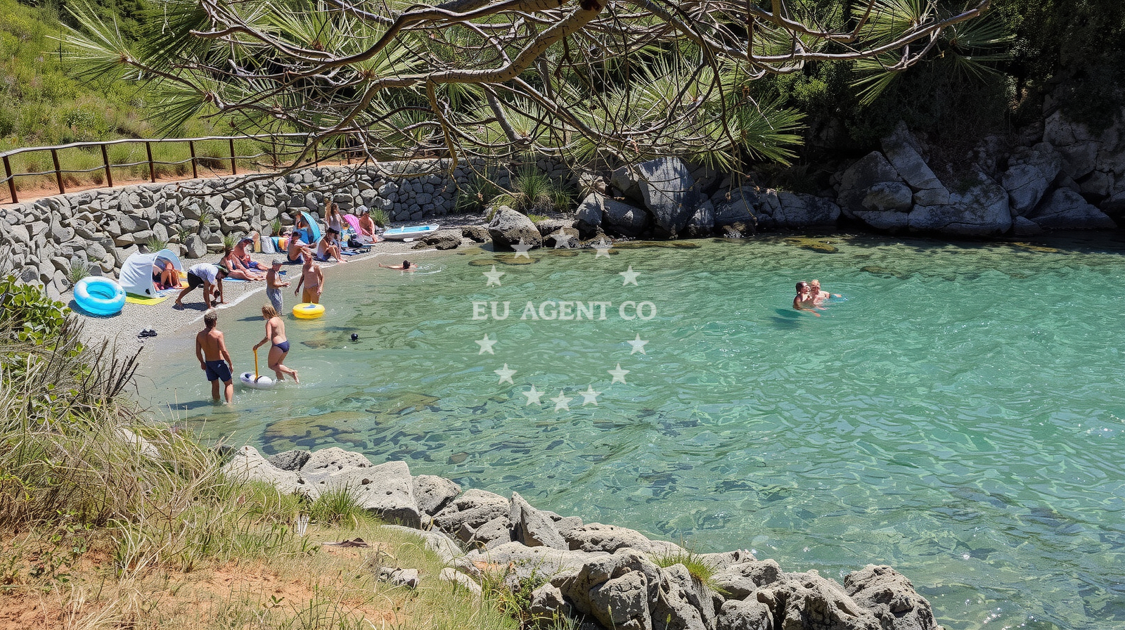 Shoreline and swimming area at Plaza Redagara for Dogs in Setaliste Drazica 5, Krk
