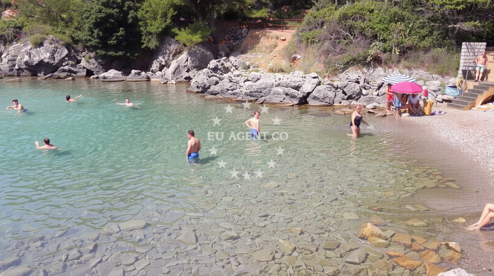 Beach facilities and surroundings at Plaza Redagara for Dogs in Setaliste Drazica 5, Krk