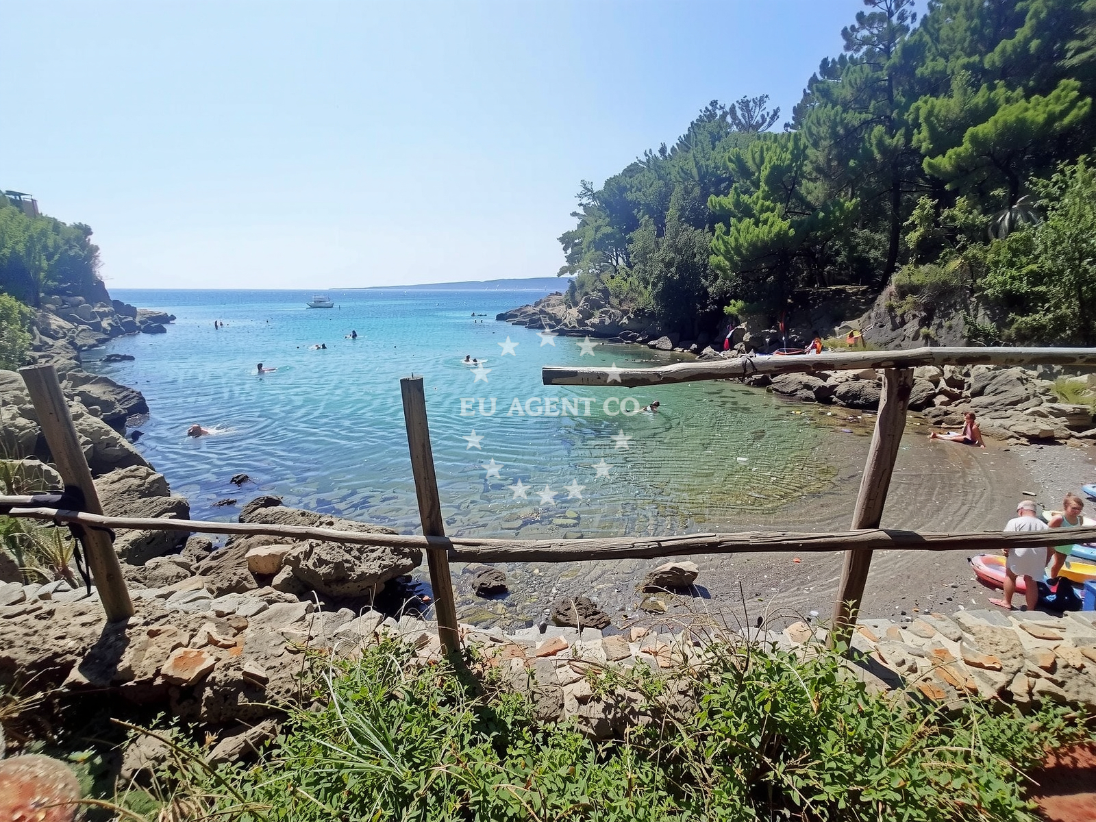 Additional view of Plaza Redagara for Dogs in Setaliste Drazica 5, Krk