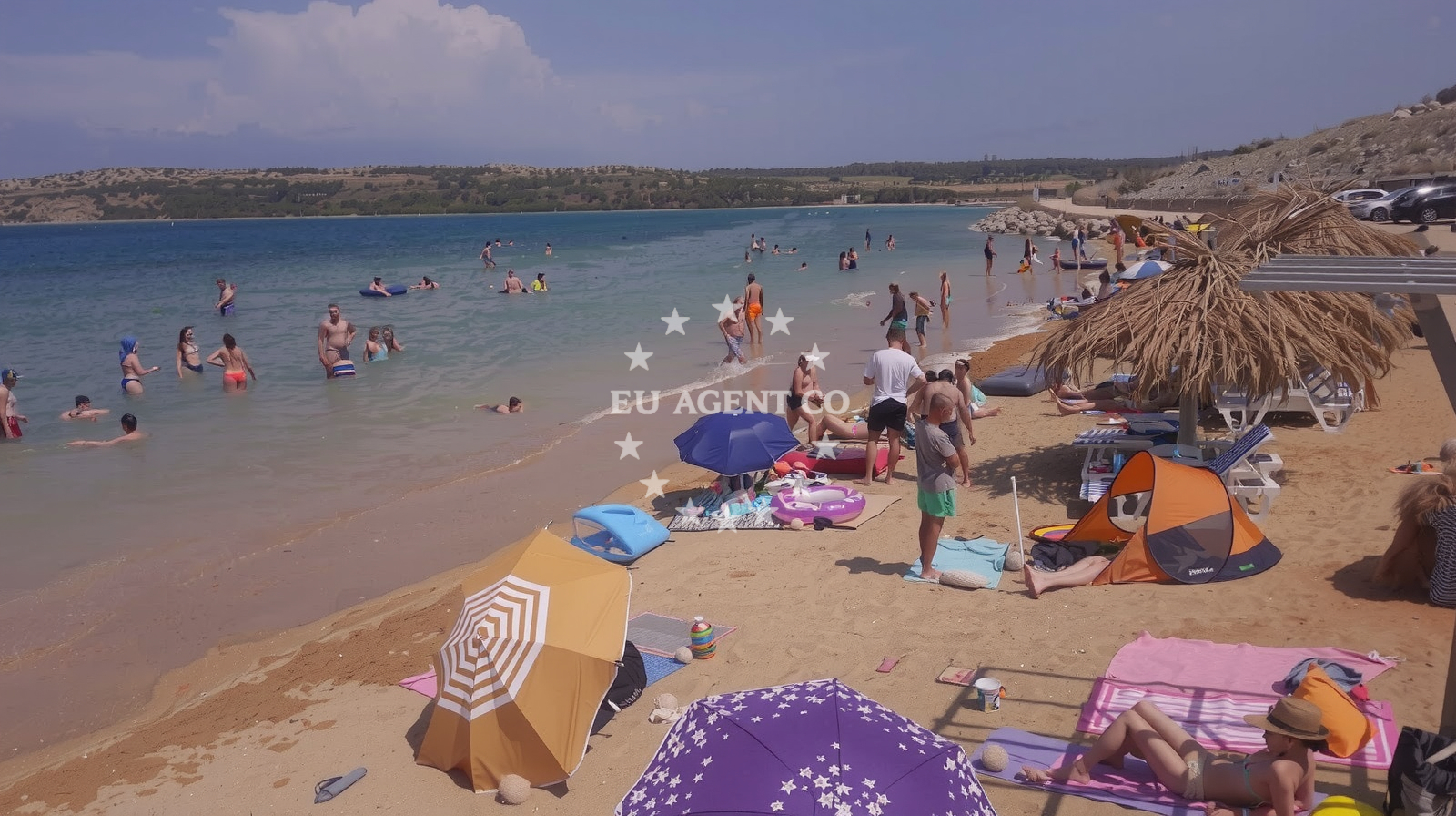 Sea and coastal view of Plaza Ricina in 21 Ulica kneza Domagoja, Vrsi