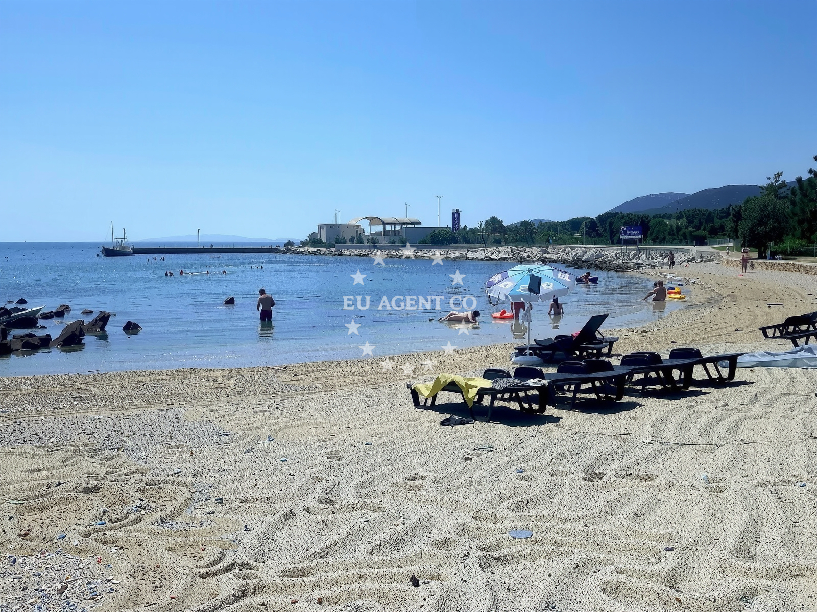 Sea and coastal view of Plaza Ridimutak in 73 Ulica Vladimira Gortana, Nerezine