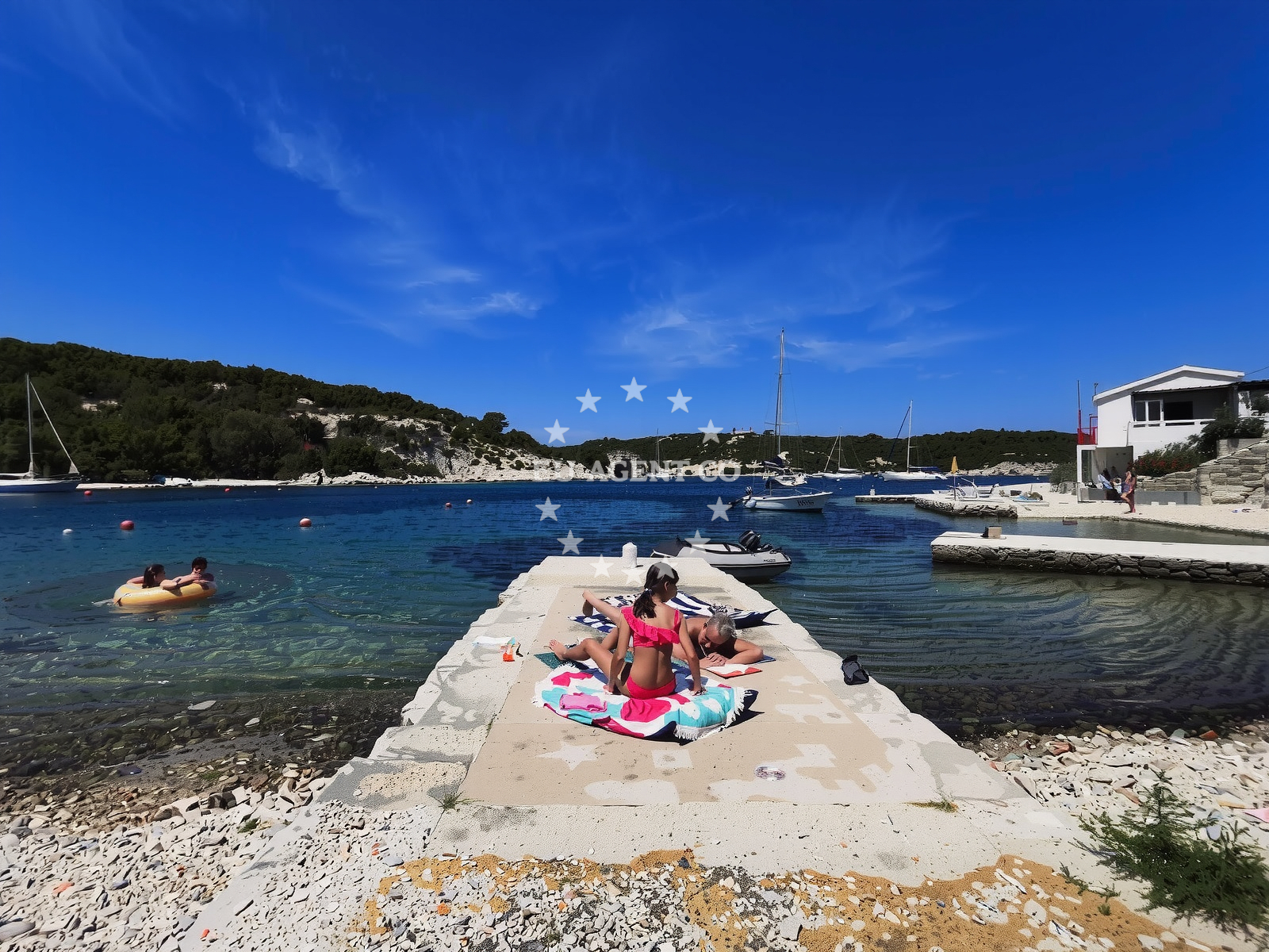 Shoreline and swimming area at Plaza Rogacic in Parja bb, Uvala Parja, Vis