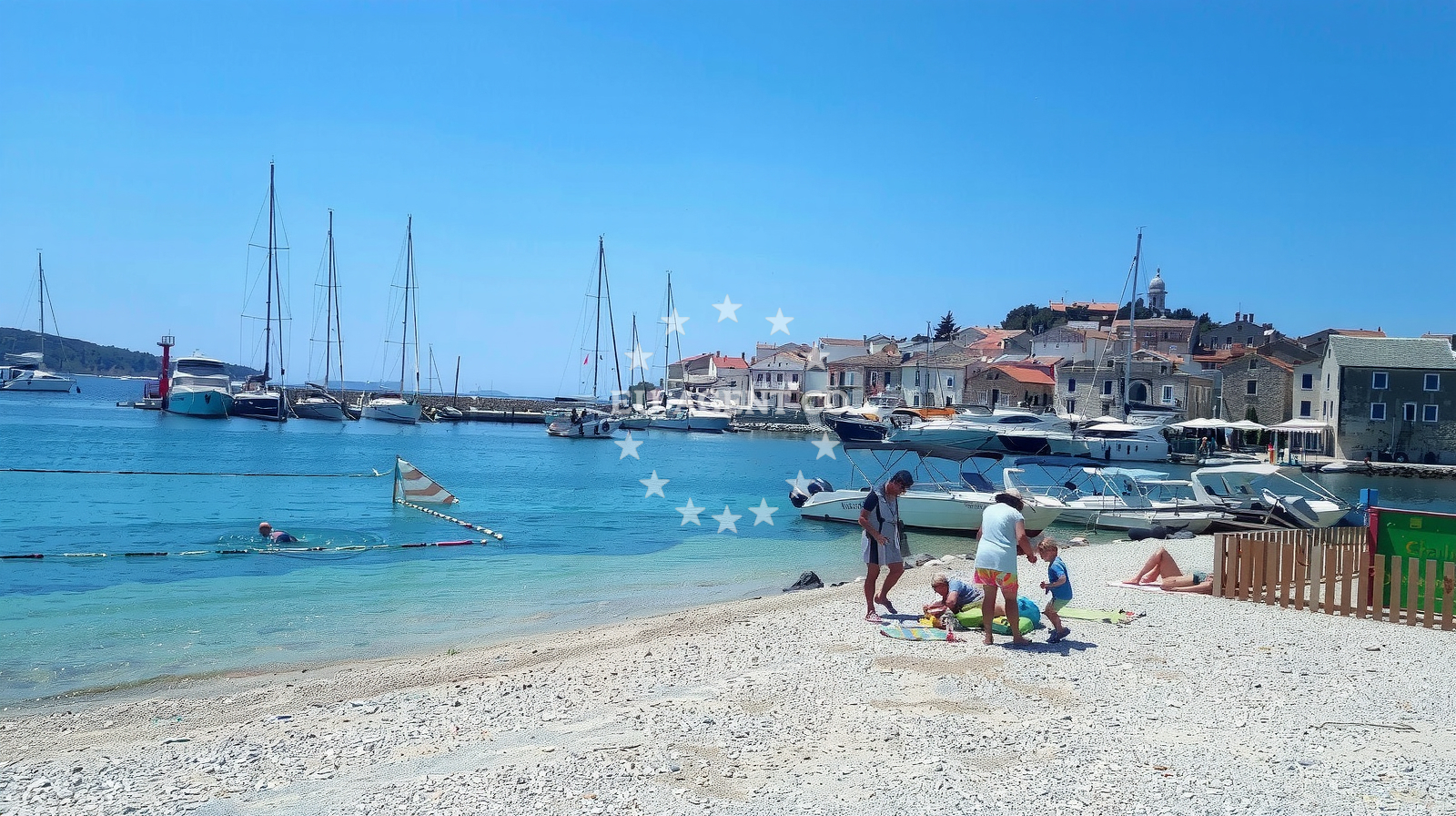 Beach facilities and surroundings at Plaza Rosi II in CRNICA 1, Primošten