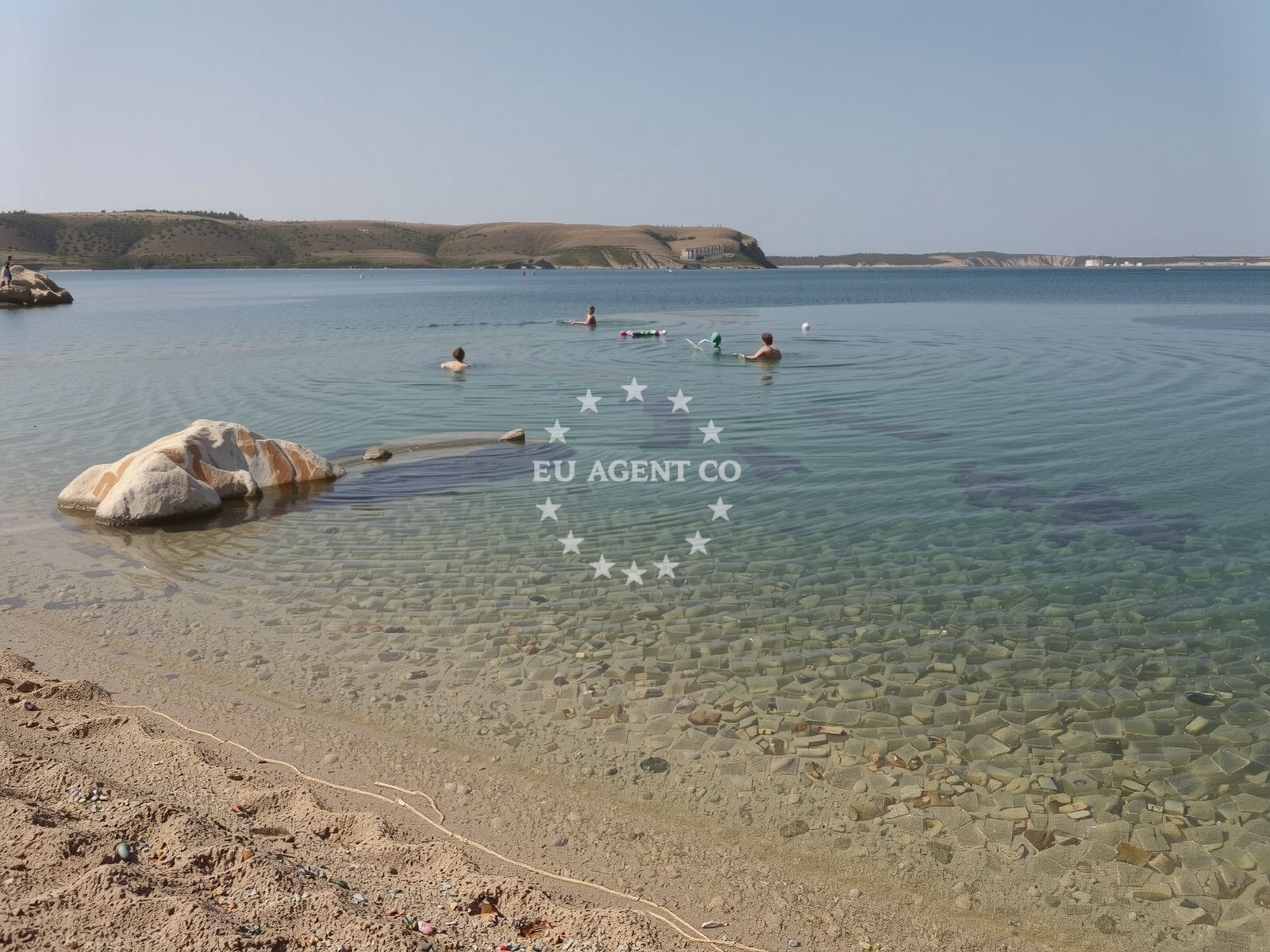 Sea and coastal view of Plaza Rtina II in 82 Rtina I, Rtina