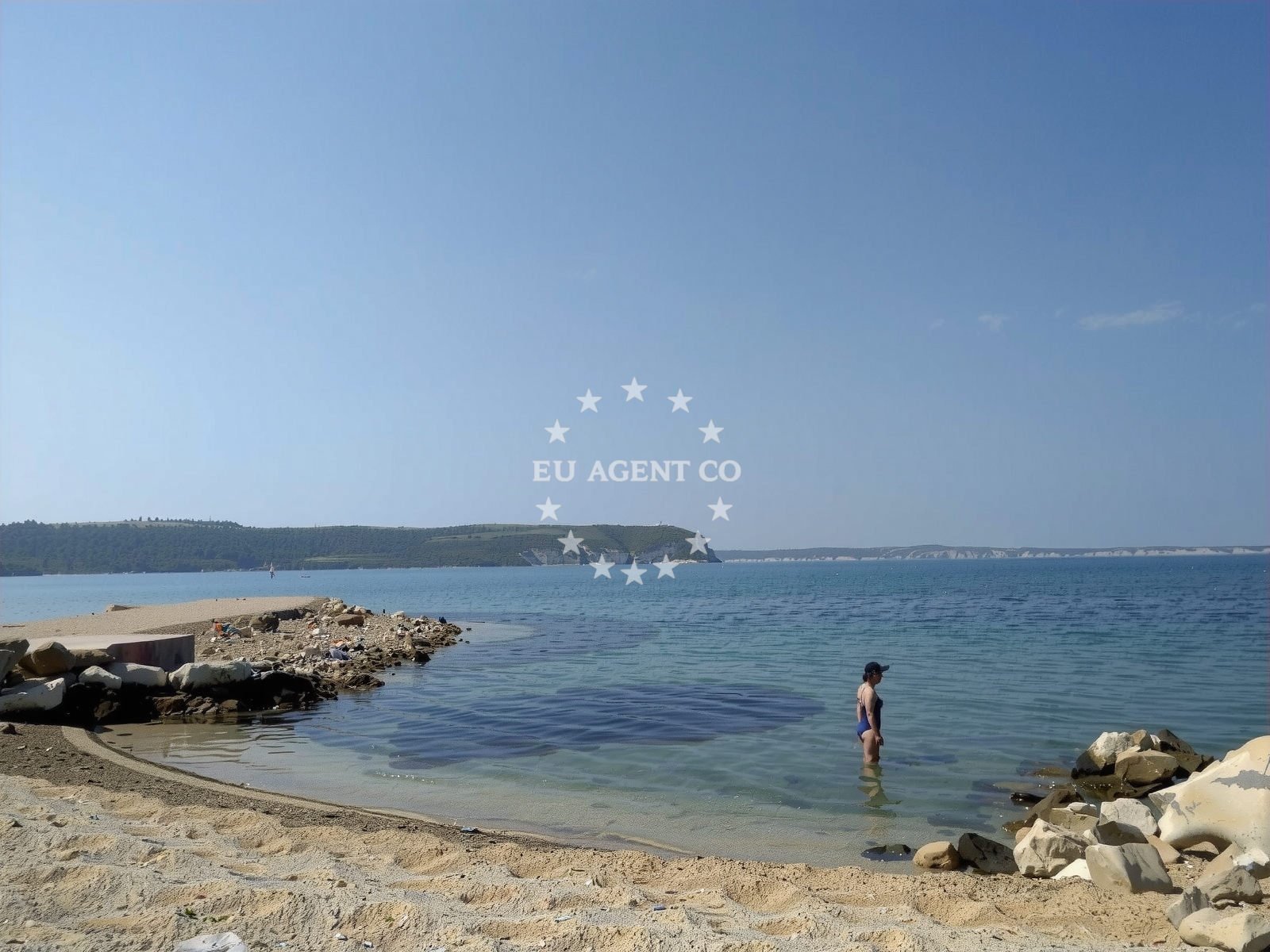 Beach facilities and surroundings at Plaza Rtina II in 82 Rtina I, Rtina