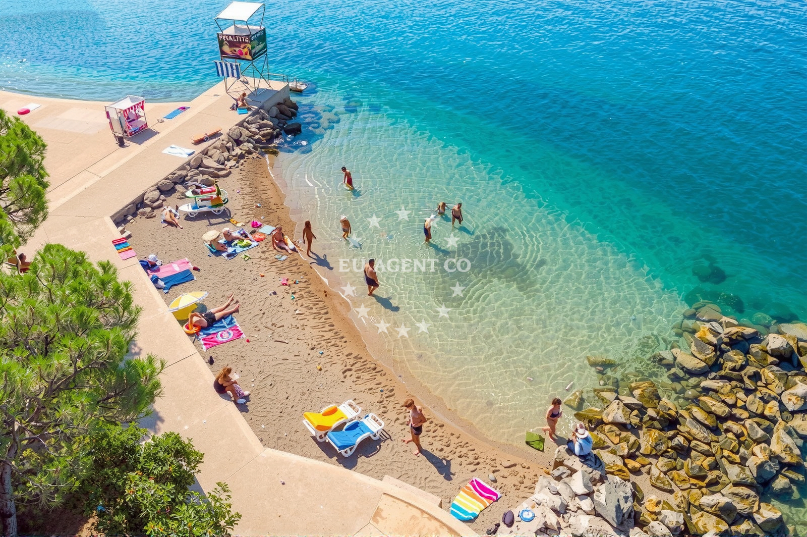 Sea and coastal view of Plaza Rupa in 40 Ulica Lina Bolmarčića, Malinska
