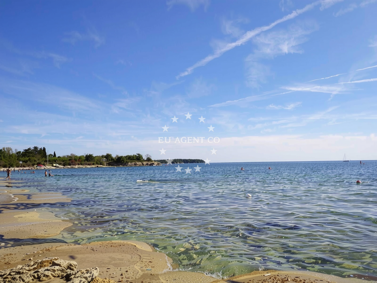 Shoreline and swimming area at Plaza Scunac in Mareda C1/46, Mareda