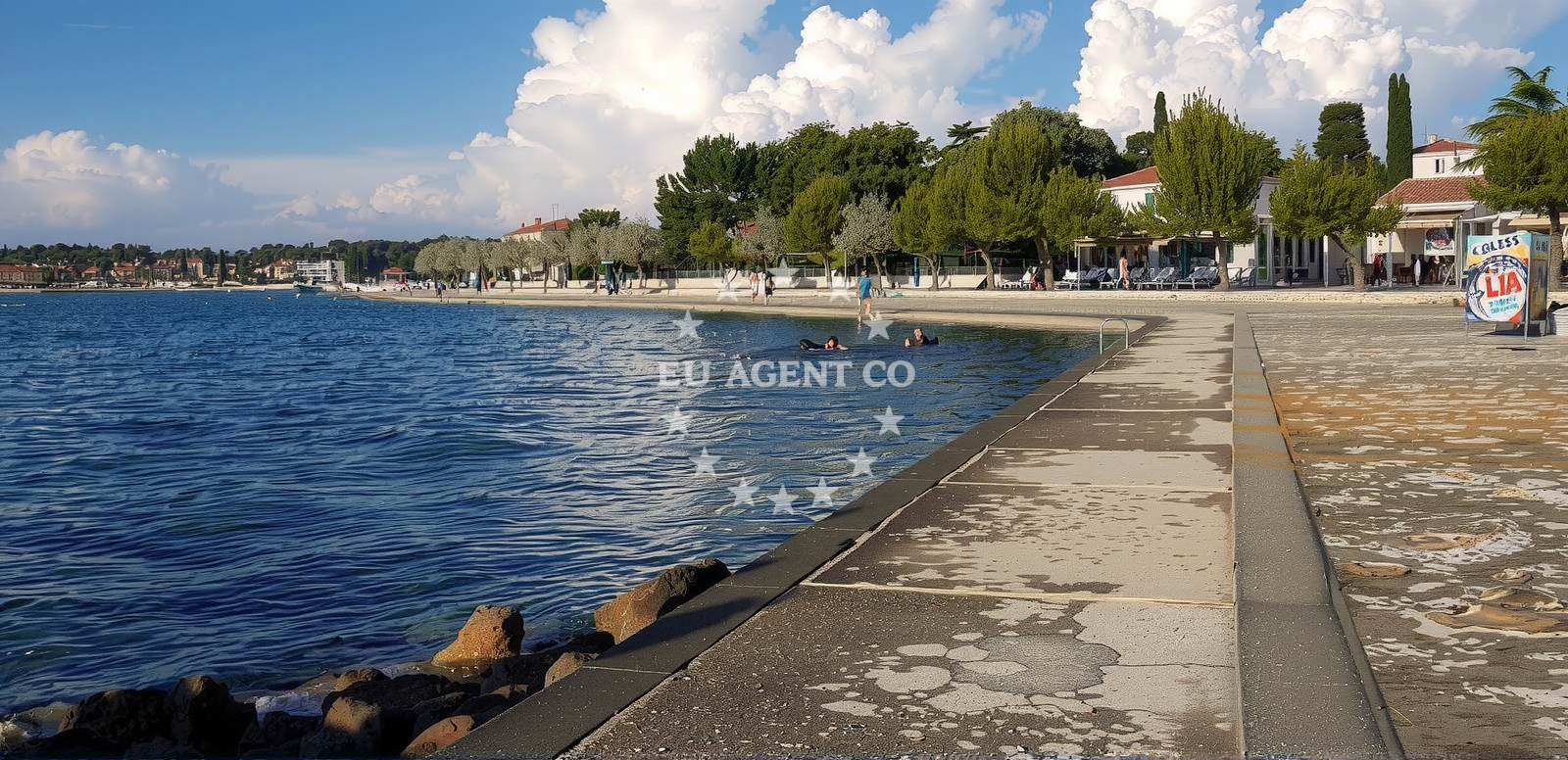 Beach facilities and surroundings at Plaza Spadici Materada in Šetalište Antona Restovića 11, Poreč