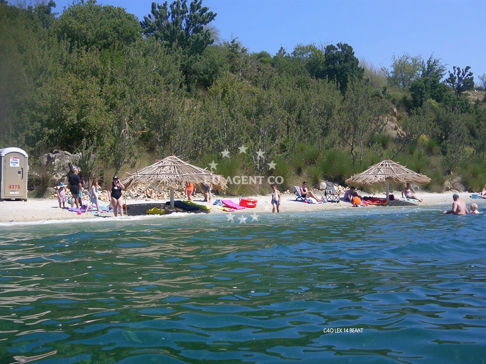 Beach facilities and surroundings at Plaza Stosici in D106 147a, Rtina