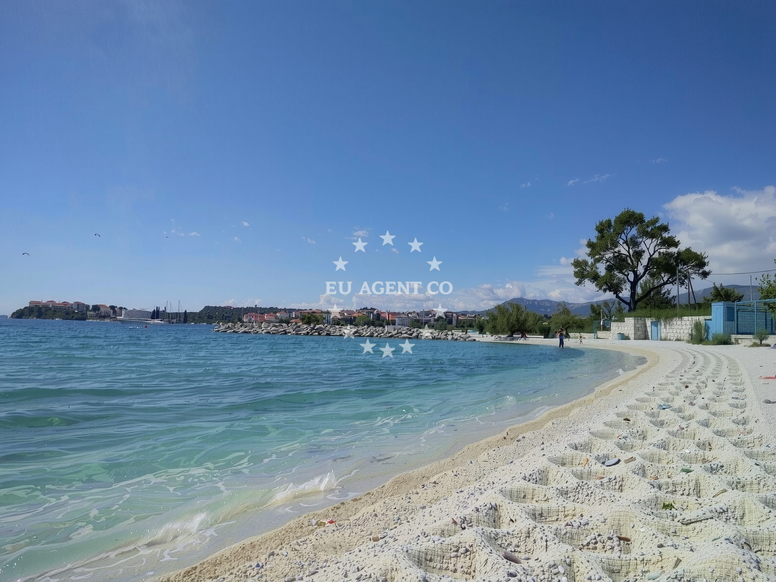 Sea and coastal view of Plaza Strozanac in Strožanačka cesta 2, Podstrana