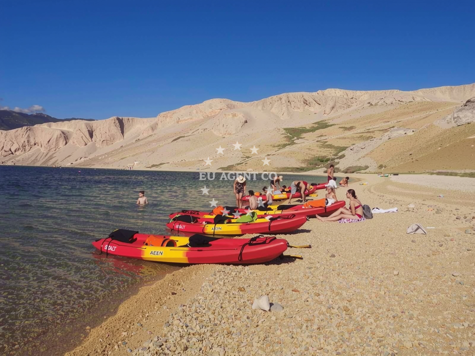 Shoreline and swimming area at Plaza Susac in Dubrovačka ul. 22, Pag