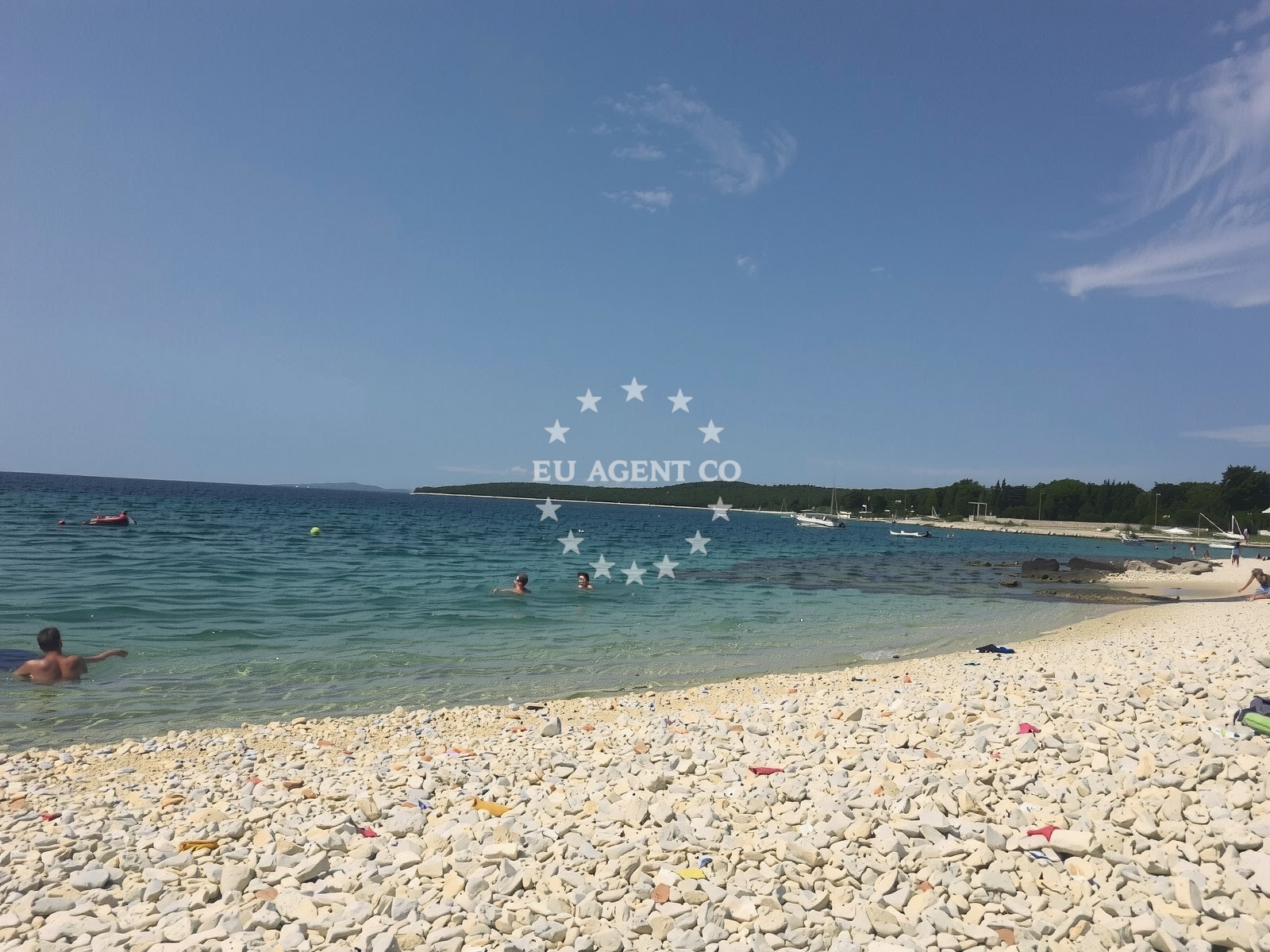 Shoreline and swimming area at Plaza Tratica in SILBA 589, Silba