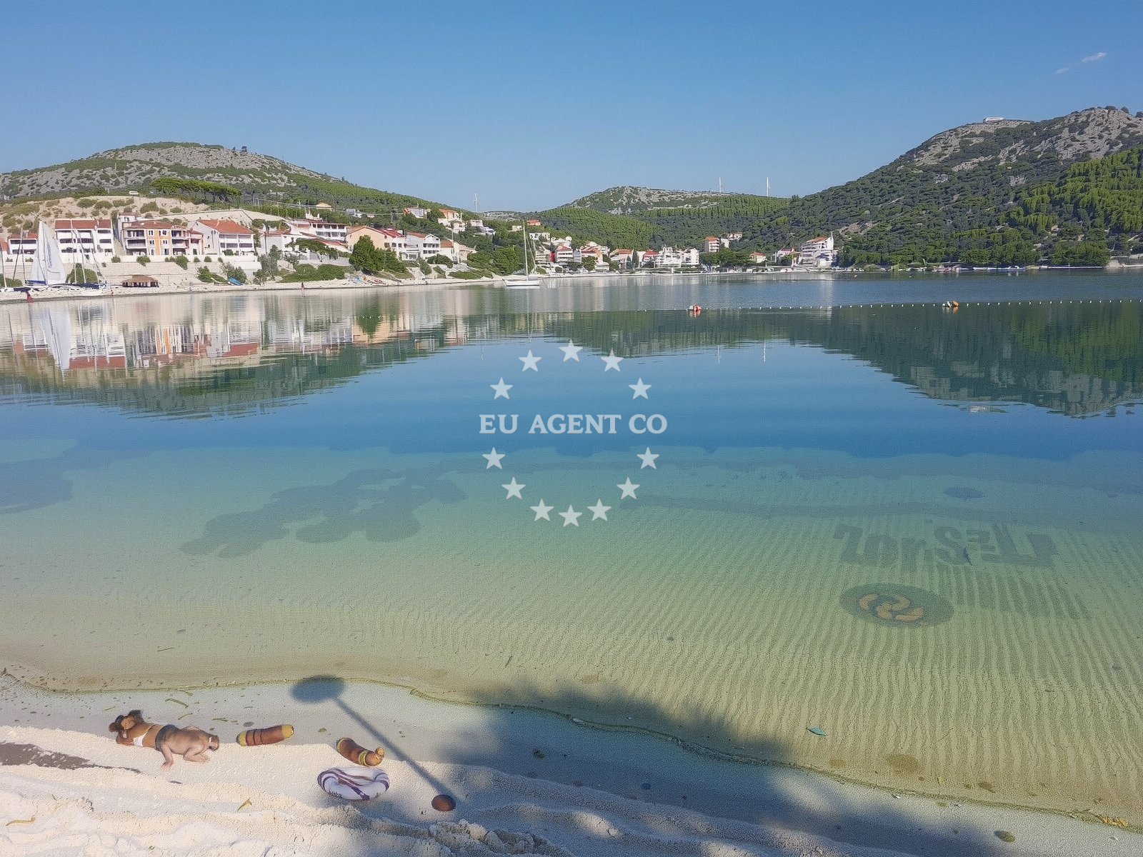 Beach facilities and surroundings at Plaza Tunjara in 63 Put Tunjare, Marina